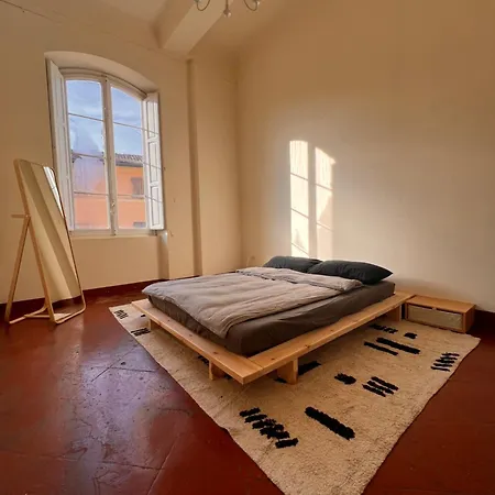 Apartment Sunlit Elegance & Comfort Modena